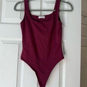 Babaton Bodysuit in Burgundy Size Small